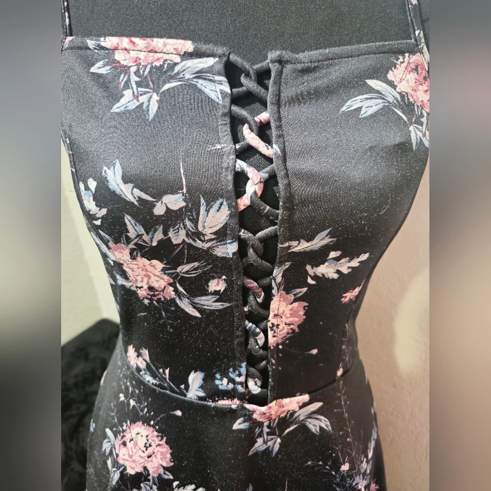 Charlotte Russe Black Floral Sleeveless Dress - Picture 3 of 6